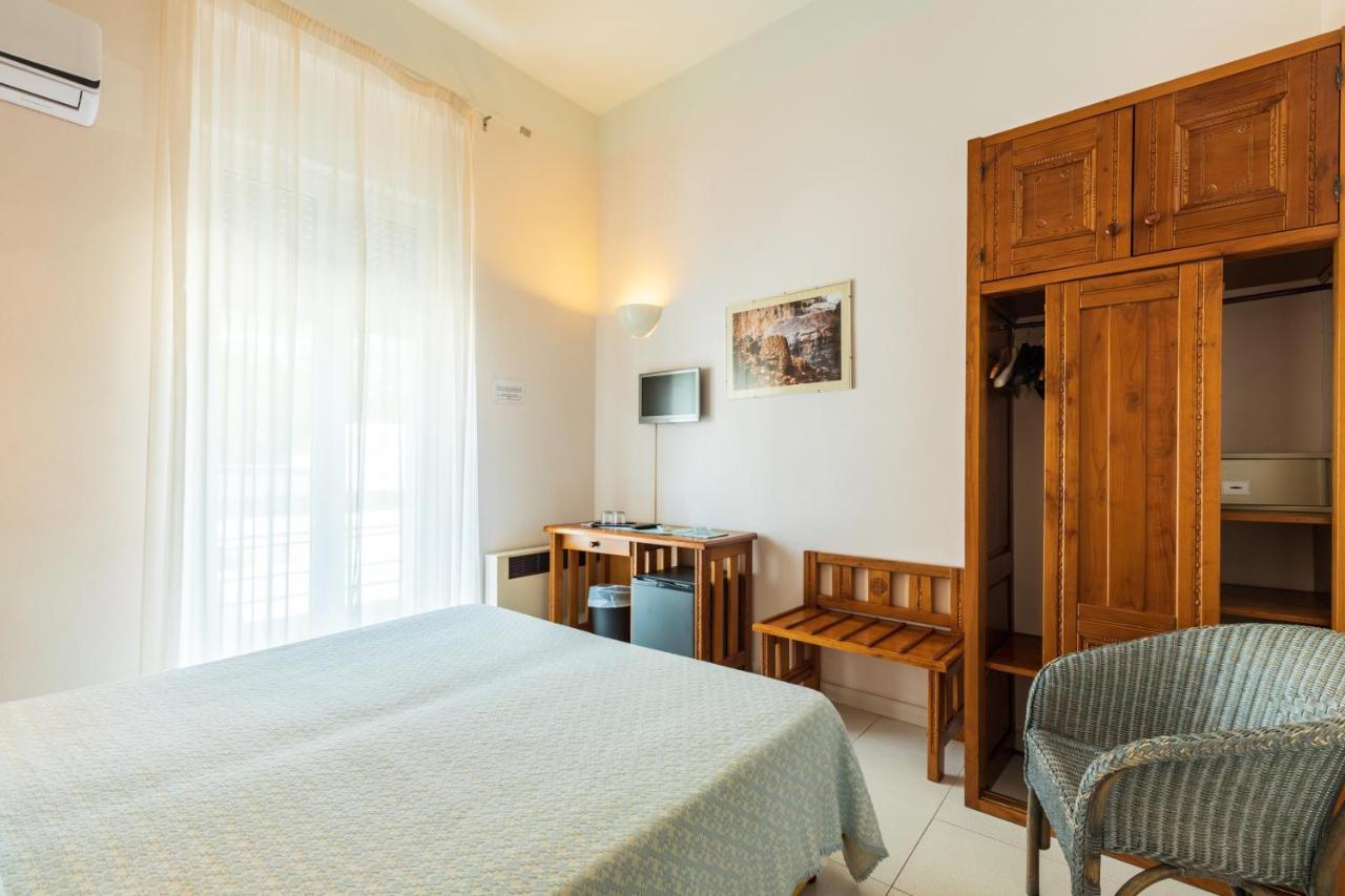 Albergo Miramare Cala Gonone Exterior photo