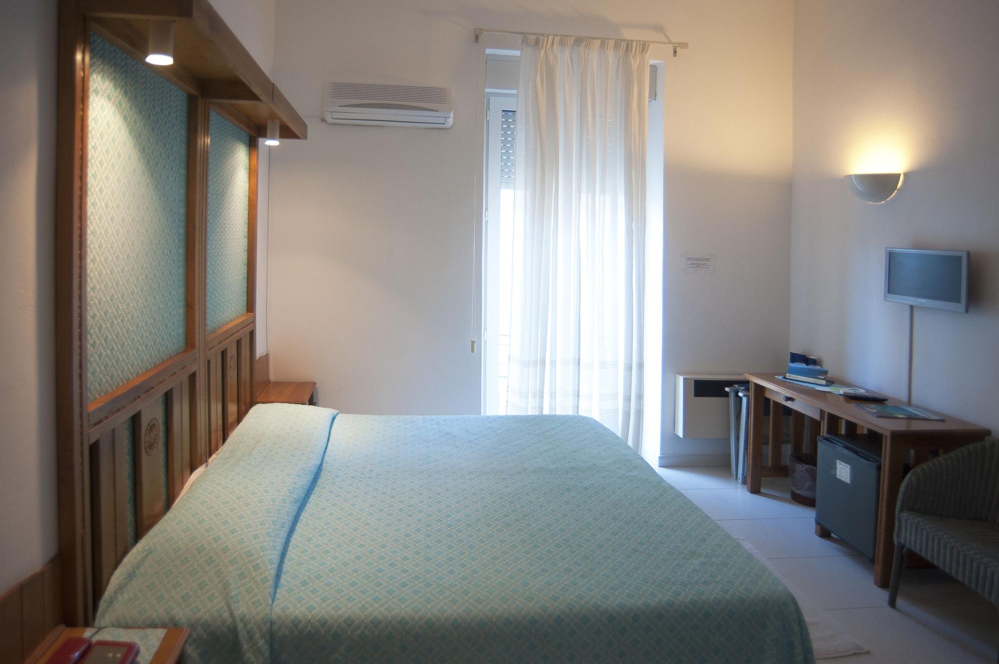 Albergo Miramare Cala Gonone Exterior photo