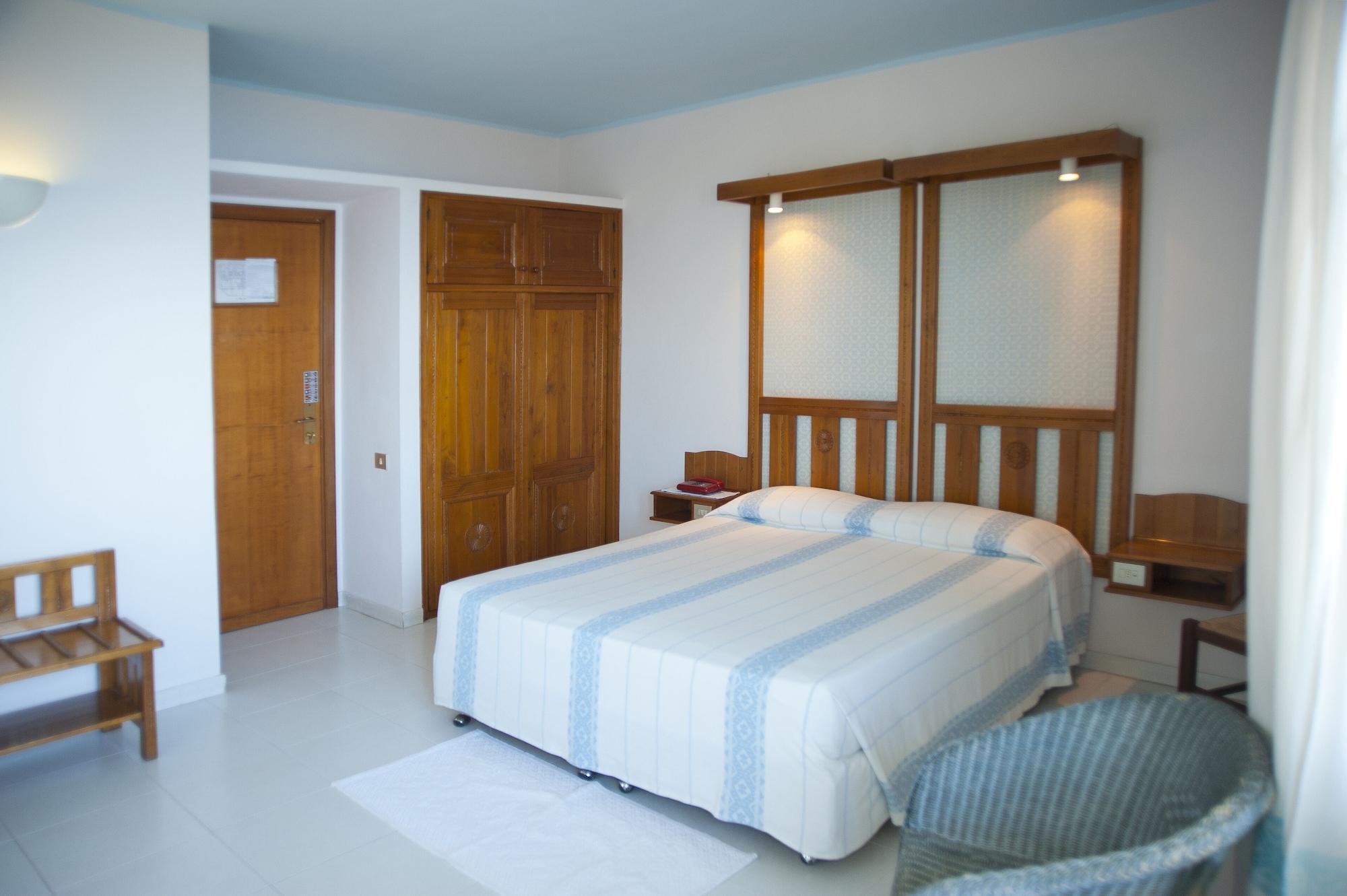Albergo Miramare Cala Gonone Exterior photo